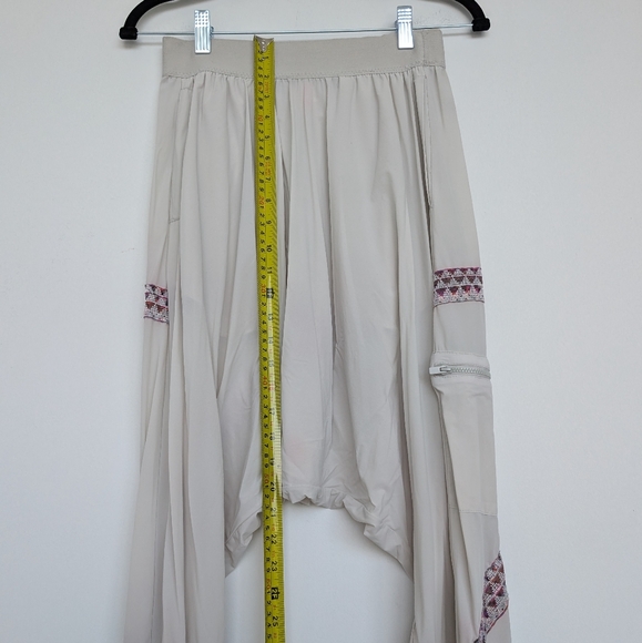 Free People Movement Harem Jogger Pants Tribal Print Applique Hippie Sz XS - Picture 14 of 16